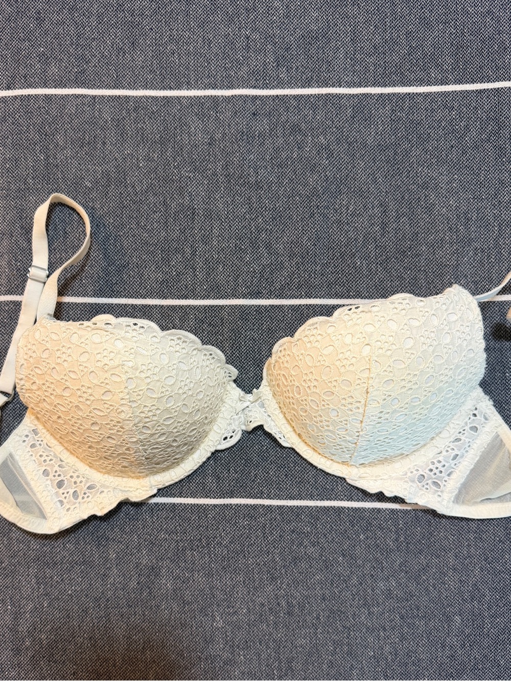 Victoria’s Secret 34B Ivory Lace Push Up Underwire Bra Bridal